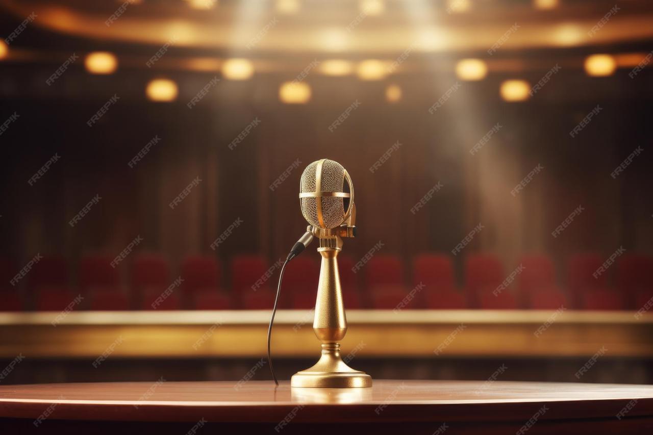 Adjusting the microphone before stepping on stage. 33514748 Stock Photo ... Adjusting the microphone before stepping on stage. 33514748 Stock Photo ...